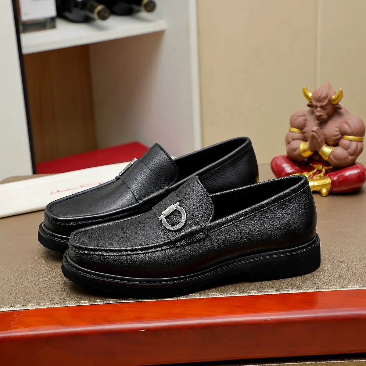 Men's shoes 💰500 Ferragamo [Ferragamo] top imported suit men's shoes 💯Original copy of the official website, product materials: selected imported embossed calfskin + luxury hardware buckle accessories ~ imported water-dyed cow 🐂 leather lining. Strong three-dimensional visual effect, original combination outsole, multiple colors available😘 Size: 38-44 (.45.46.4. Customized)